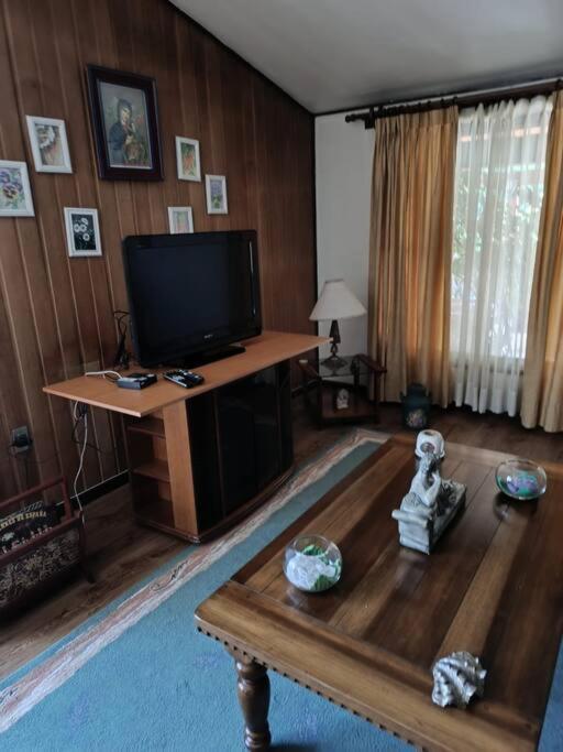 Amplia Y Acogedora Casa En El Centro De La Ciudad Casa de férias